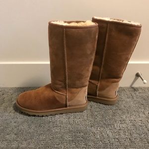 UGG Women’s Classic Tall